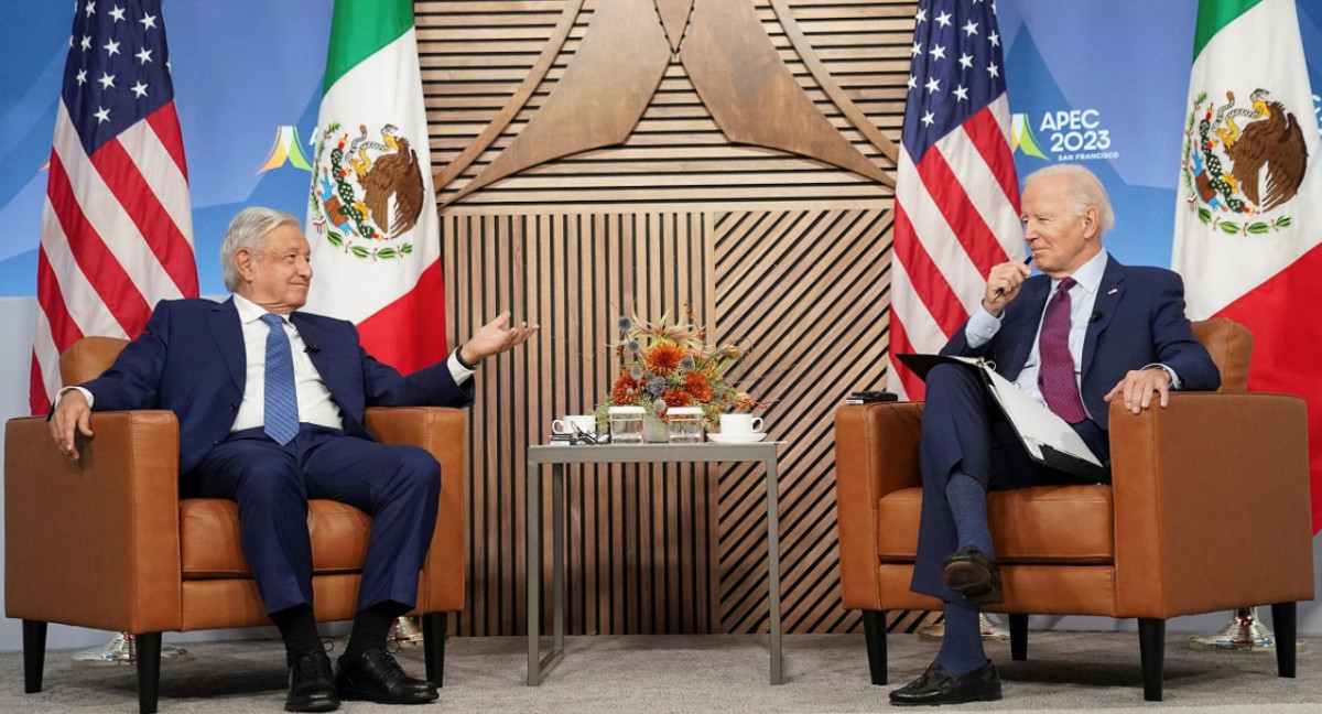 Andrés Manuel López Obrador y Joe Biden en el APEC. Foto: Reuters.