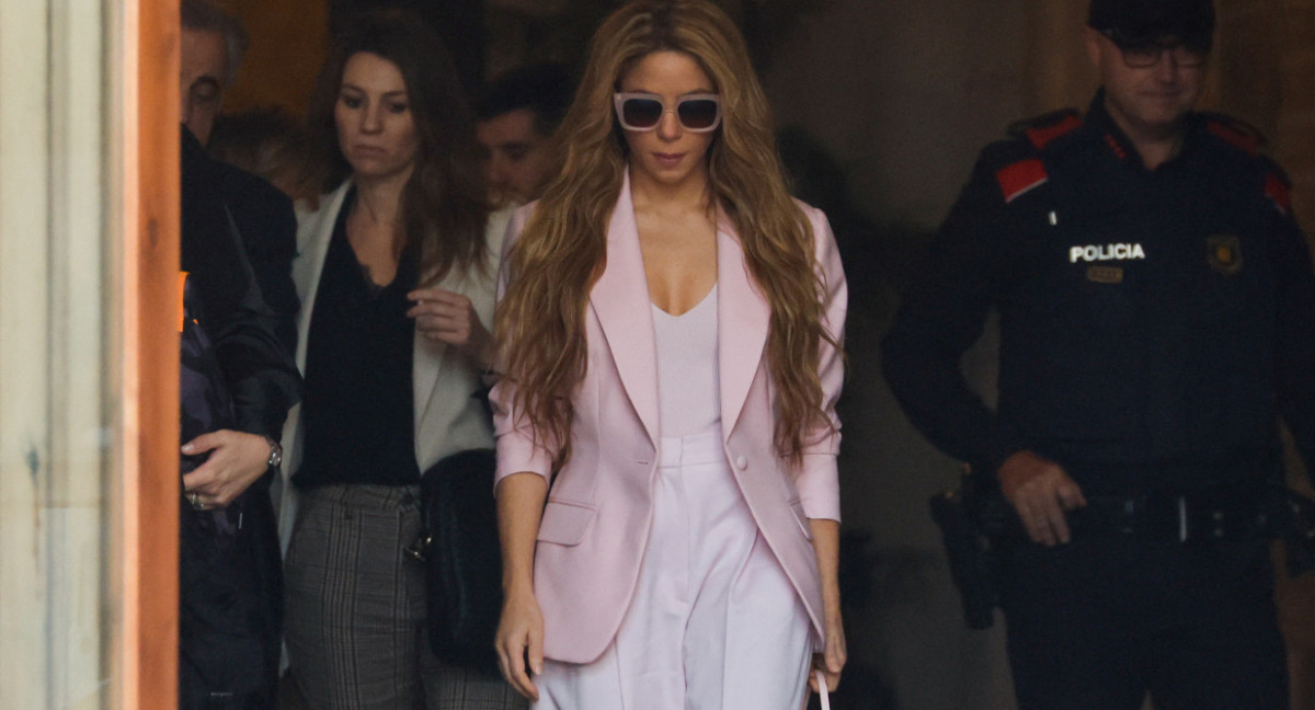 Shakira a la salida de la Audiencia de Barcelona. Foto: Reuters.