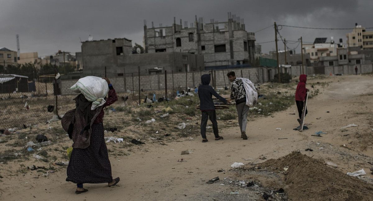 Refugiados palestinos en el campo de Khan Younis, Gaza. Foto: EFE.