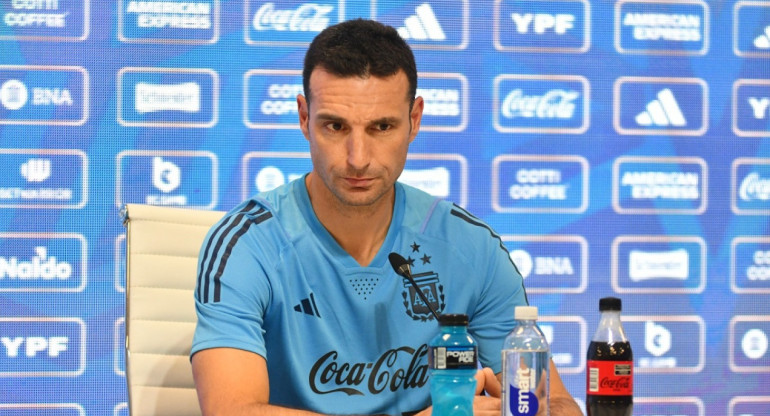 Lionel Scaloni en conferencia de prensa. Foto: X @Argentina.