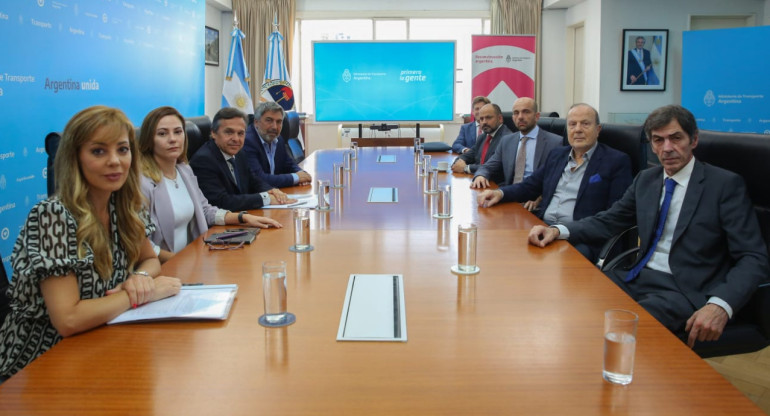 La primera reunión de traspaso con las futuras autoridades en las áreas de Transporte, Energía, Minería y ENACOM.