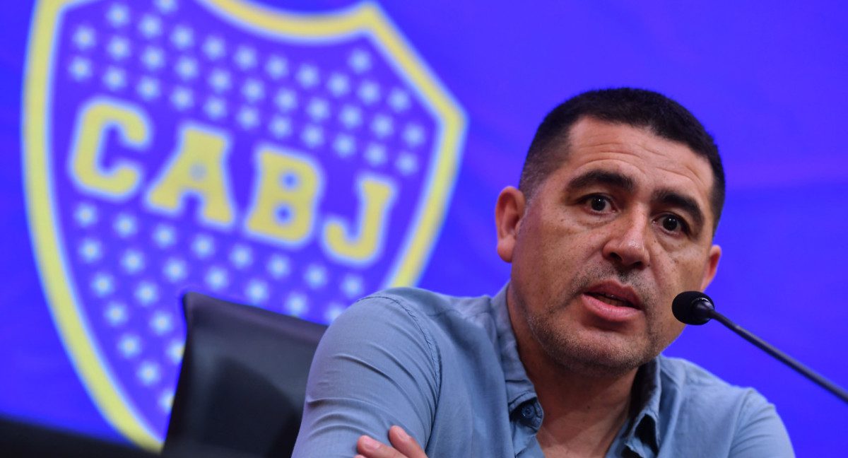 Conferencia de prensa de Juan Román Riquelme en Boca. Foto: Telam.