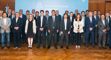 Encuentro de Sergio Massa junto a gobernadores. Foto: NA.