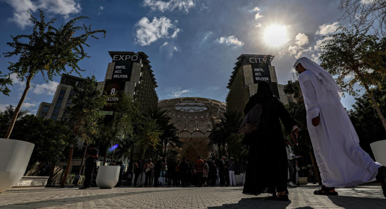 Dubai facilitará los permisos para la instalación de plantas solares. Foto: EFE.