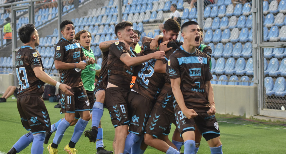 Platense vs Huracán, Copa de la Liga. Foto: Télam