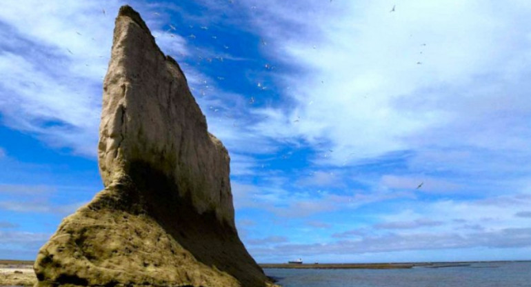 Farallón de Caleta Córdoba, Chubut. Foto: NA.