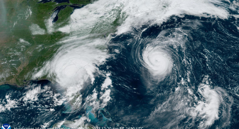 Fotografía satelital del 30 de agosto de 2023, cedida por la Oficina Nacional de Administración Oceánica y Atmosférica (NOAA) a través del Centro Nacional de Huracanes de Estados Unidos. EFE