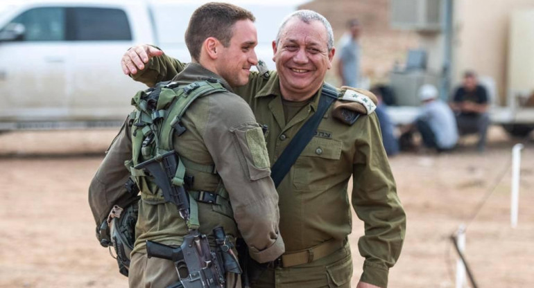 Meir Gal Eisenkot y su padre, Gadi Eisenkot. Foto: redes sociales