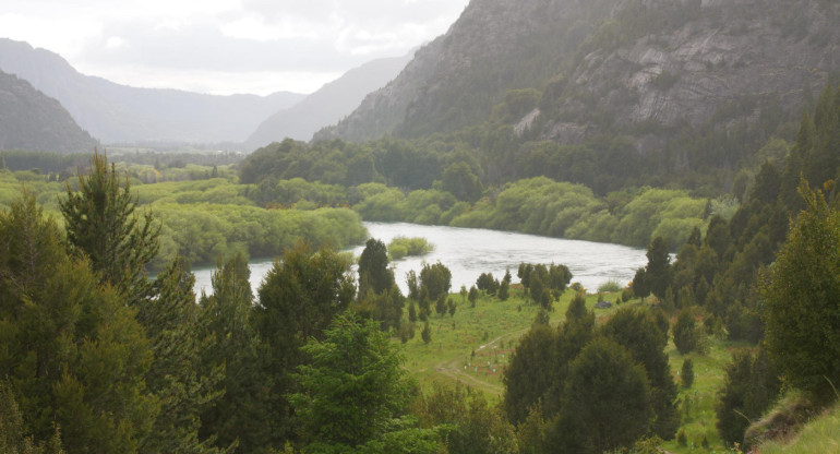 Chile introduce dos decretos pioneros para proteger sendos ríos prístinos en la Patagonia. EFE