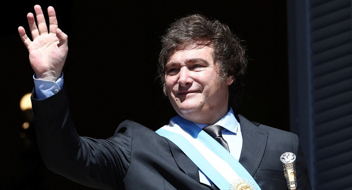 Javier Milei en el balcón de la Casa Rosada. Foto: Reuters