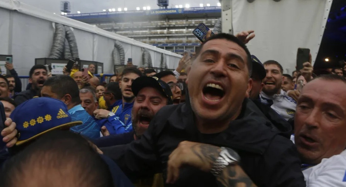 Juan Román Riquelme emitió su voto. Foto: NA