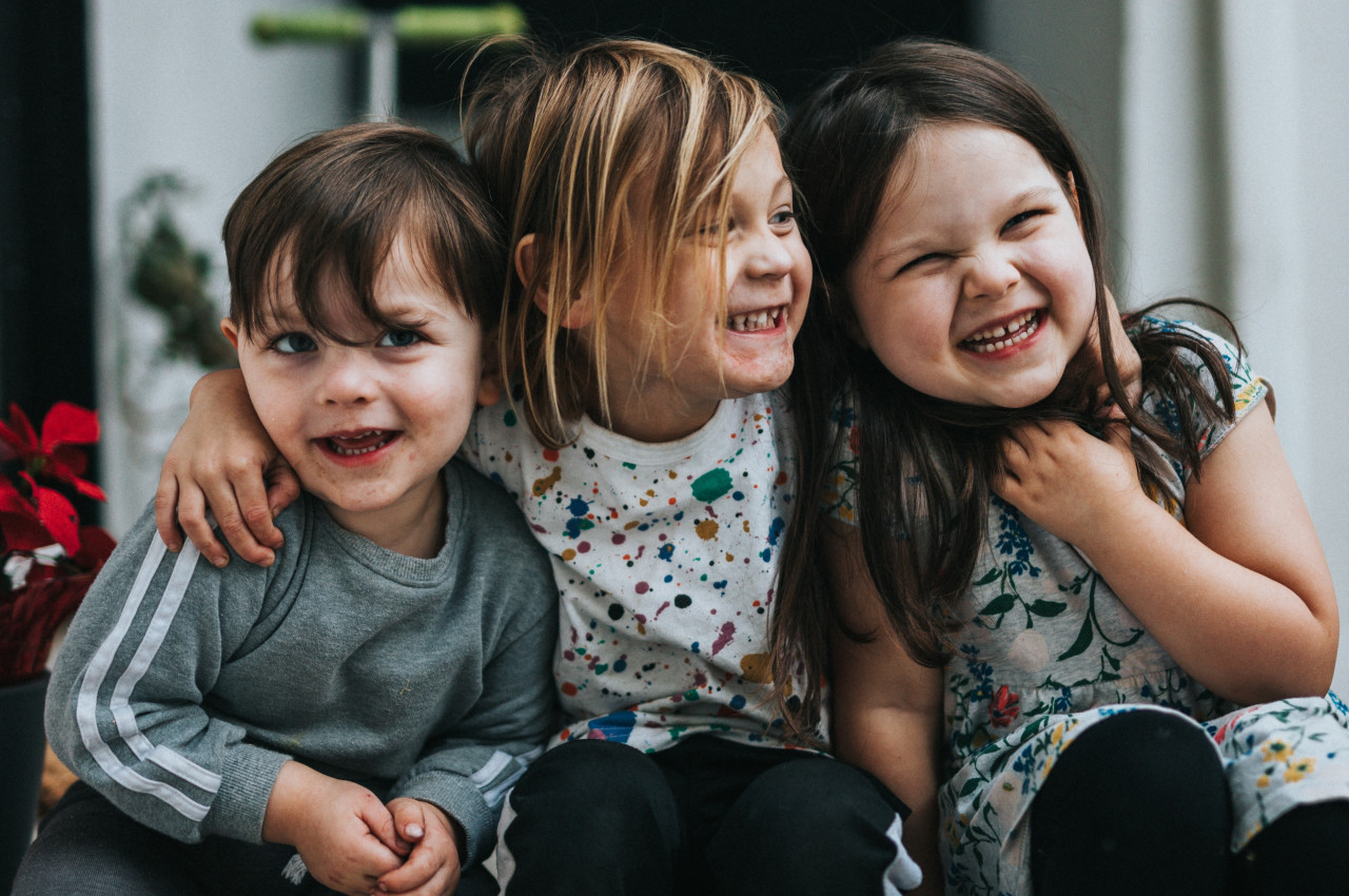 Niños, felicidad. Foto: Unsplash