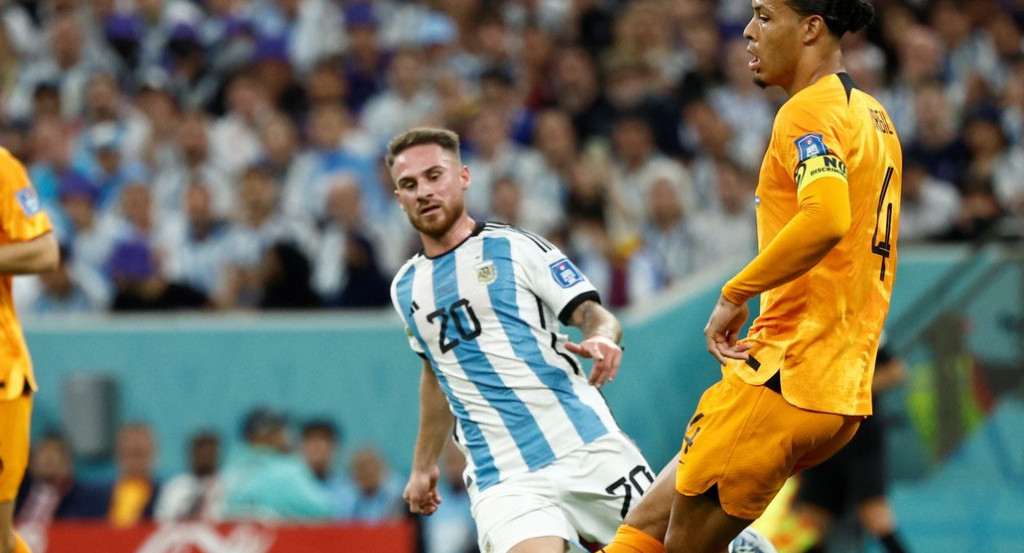 Alexis Mac Allister y Virgil van Dijk; Argentina vs Países Bajos. Foto: EFE