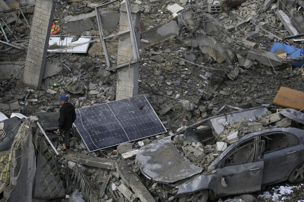 Ataque israelí en el campo de refugiados de Al Maghazi, Gaza. Foto: EFE