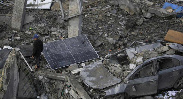 Ataque israelí en el campo de refugiados de Al Maghazi, Gaza. Foto: EFE