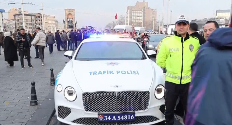 Patrullas en Estambul. Foto: EFE.