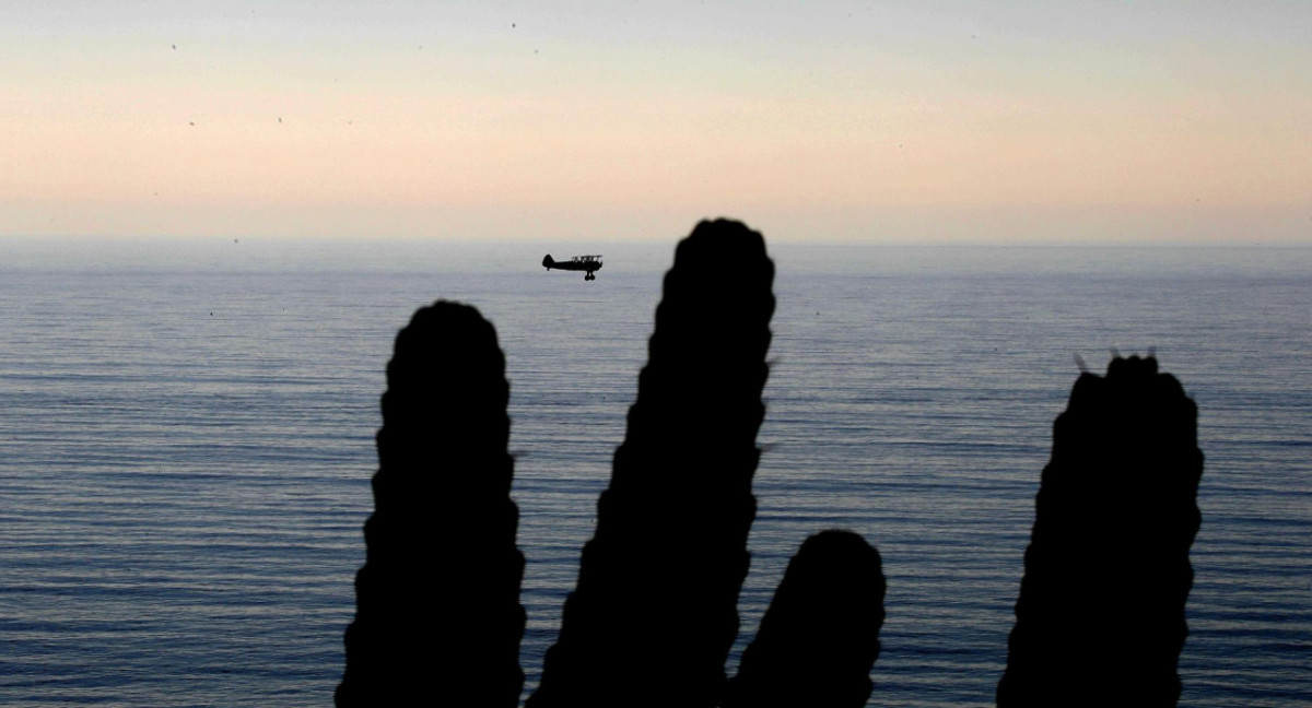 Océano Pacífico en Pacific Palisades, California. Foto: EFE.