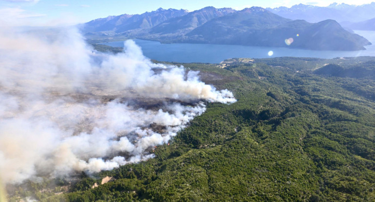 Incendio en el Parque Nacional Los Alerces. Foto: Télam.