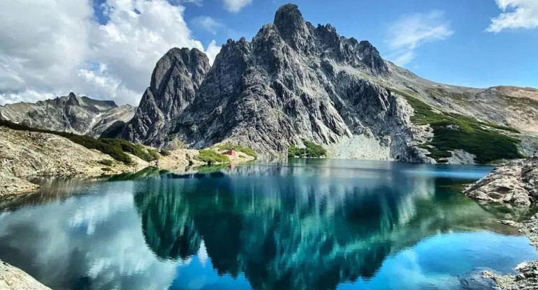 Laguna Negra. Foto Instagram @unarutaargentina.