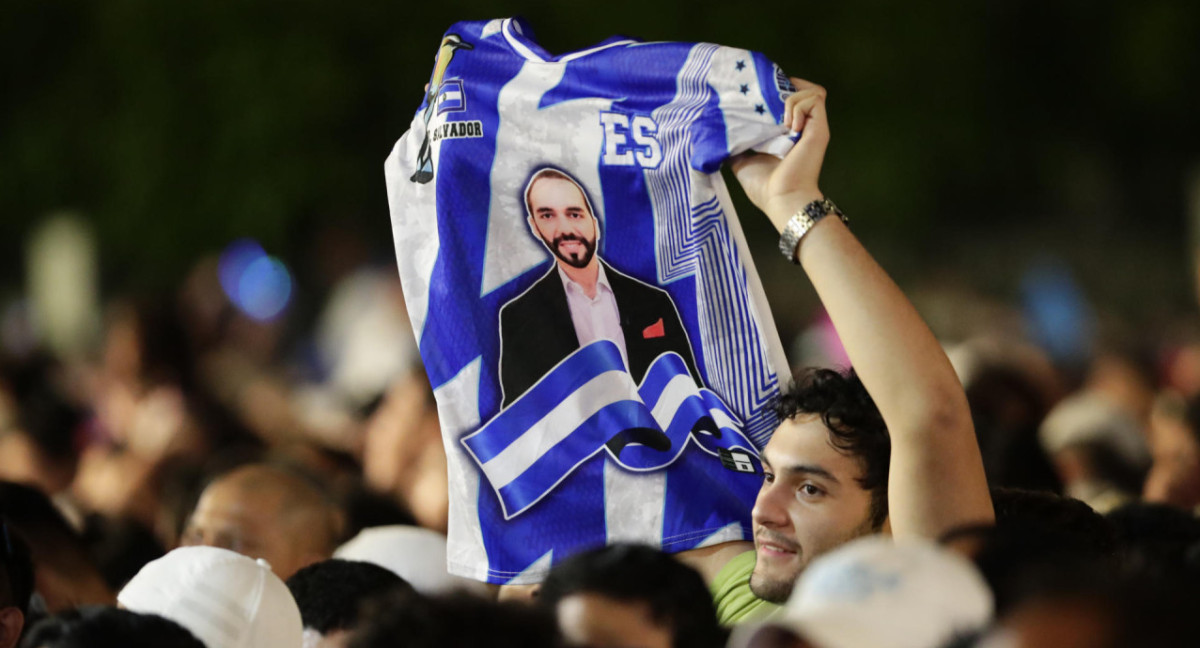 Seguidores de Nayib Bukele. Foto: EFE.