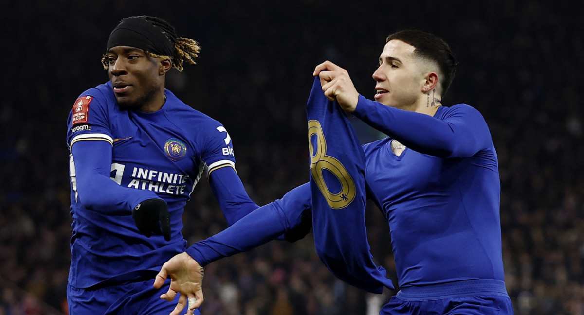 Festejo de Enzo Fernández para el Chelsea por la FA Cup. Foto: REUTERS.