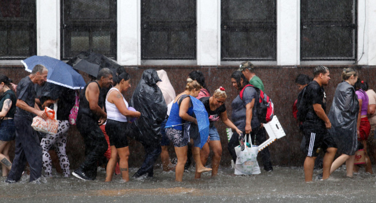 Diluvio e inundación en la Ciudad. Foto: NA.