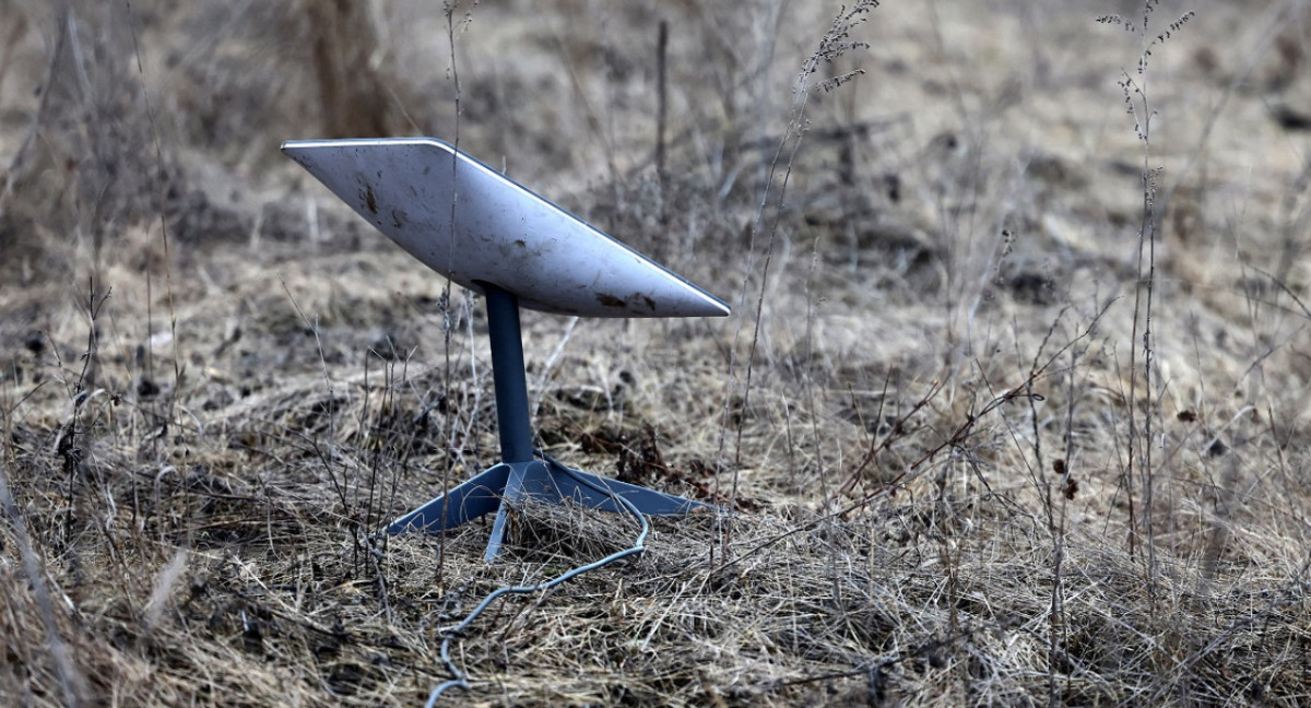 Terminal Starlink en Ucrania. Foto: Reuters.