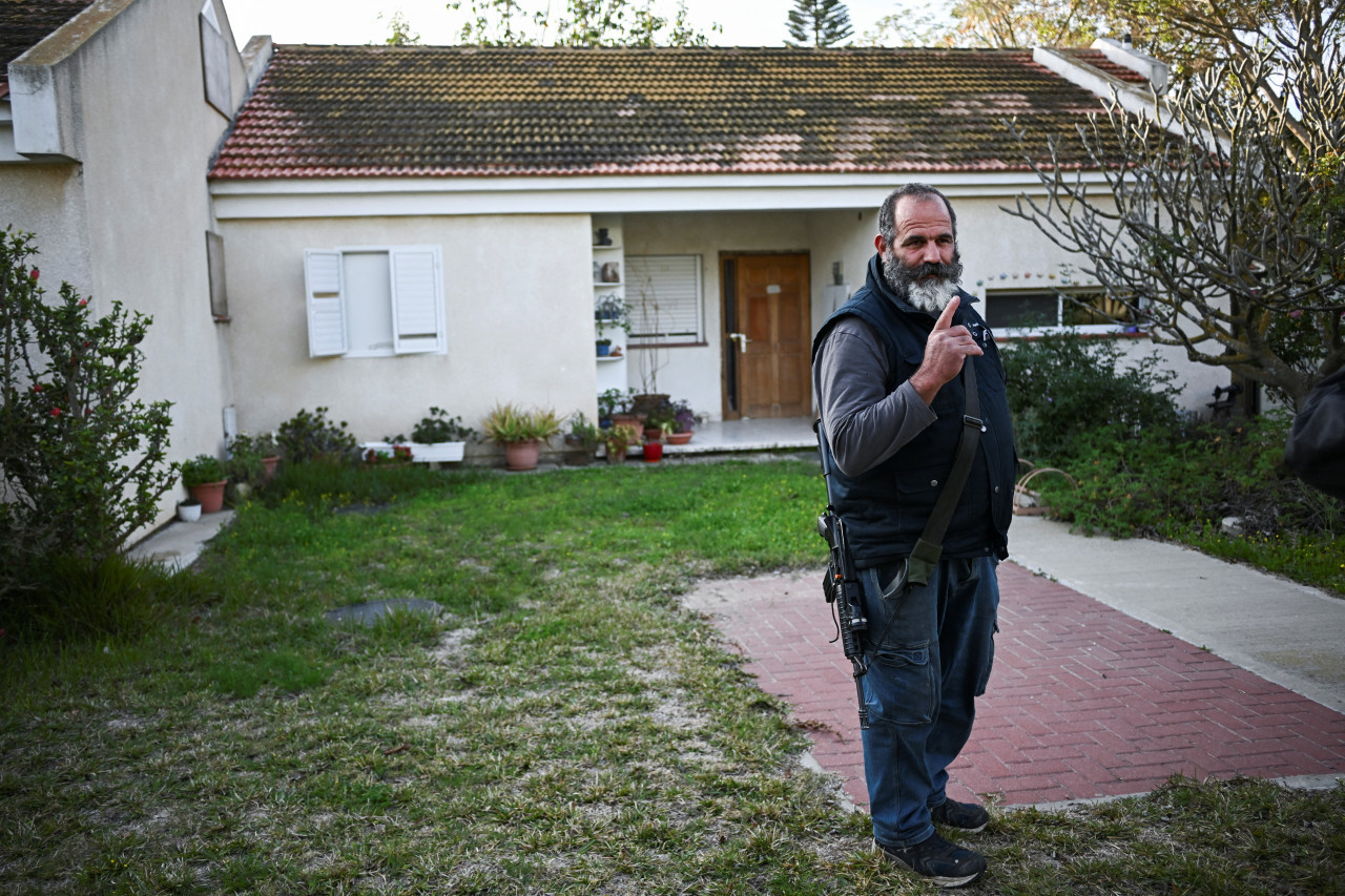 Vivienda en el kibutz Nir Oz donde fueron secuestrados Marman y Har el 7 de octubre de 2023. Foto: Reuters.