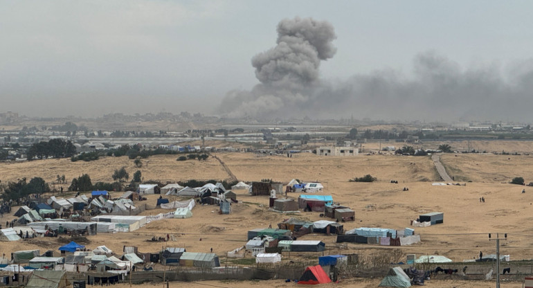 Avance de artillería israelí en Rafah. Foto: Reuters.