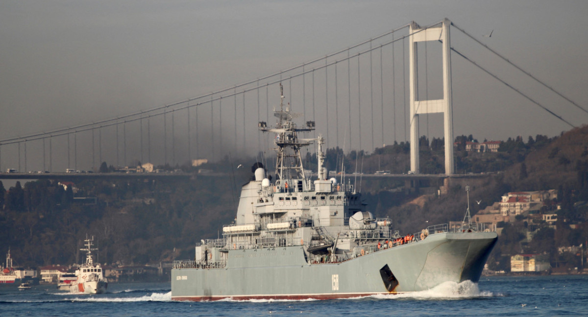 l buque ruso "Caesar Kunikov" destruido por Ucrania en el mar Negro. Foto: Reuters.