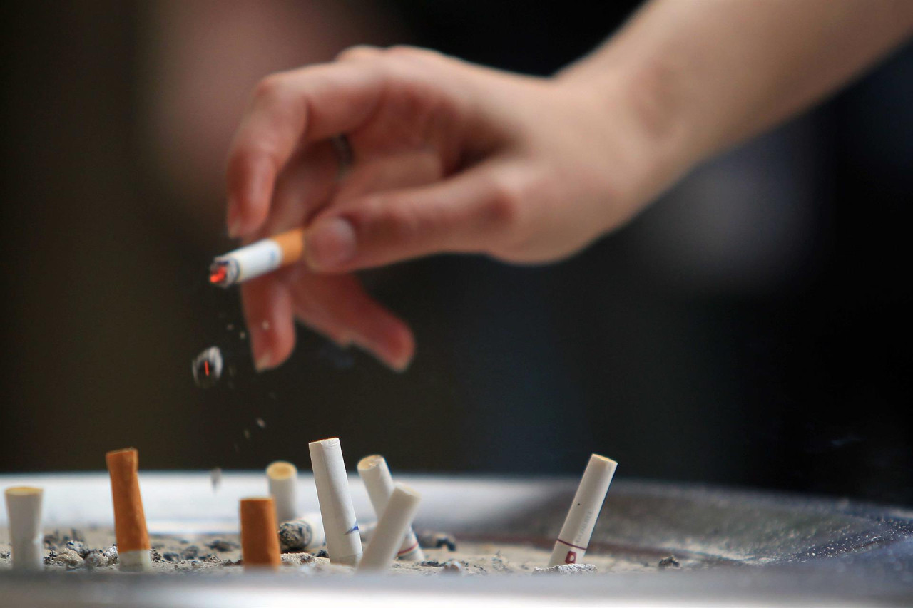 Cigarrillos, salud. Foto: EFE