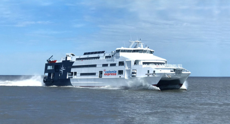 Barco a Uruguay.