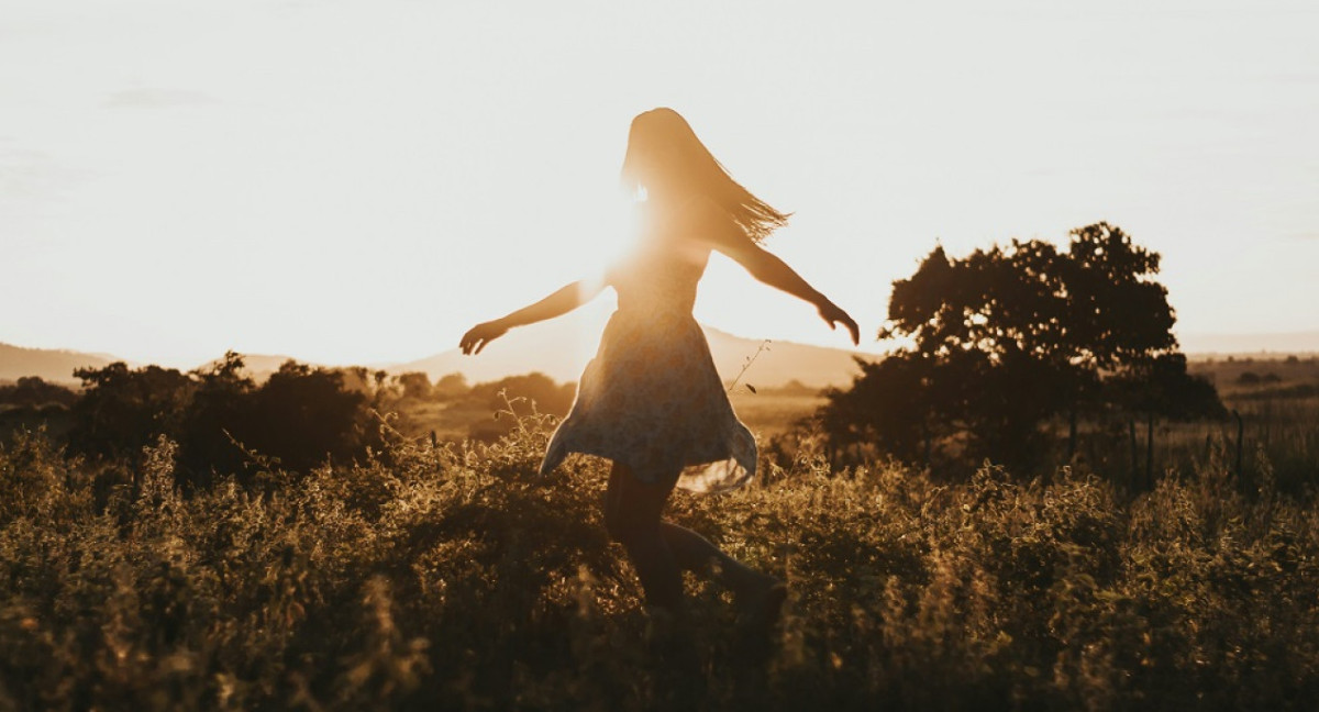 Mujeres, felicidad. Foto: Unsplash.