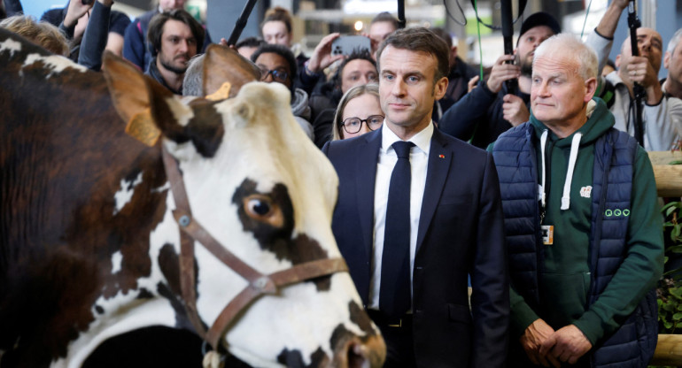 Macron inauguró el Salón de la Agricultura en medio de protestas. Foto: Reuters.