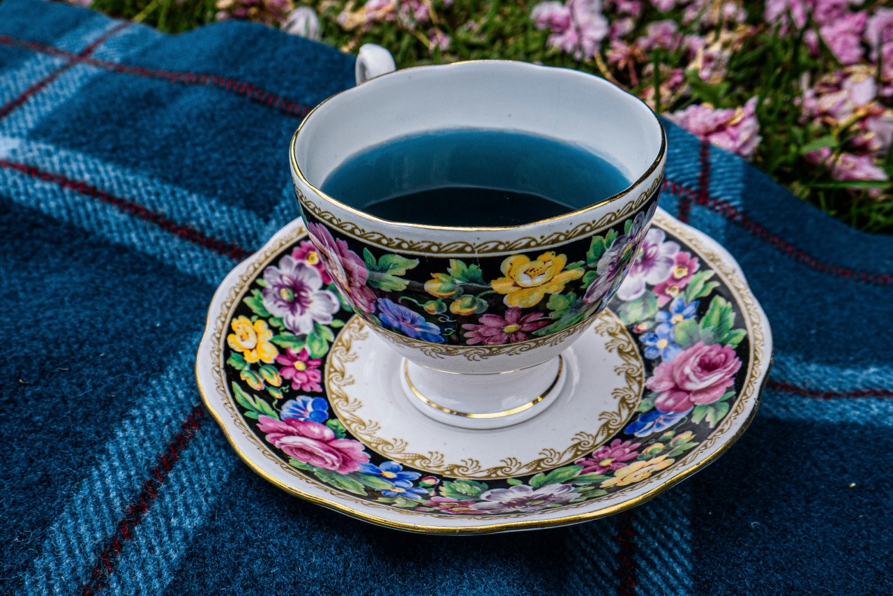 Té azul. Foto: Unsplash.