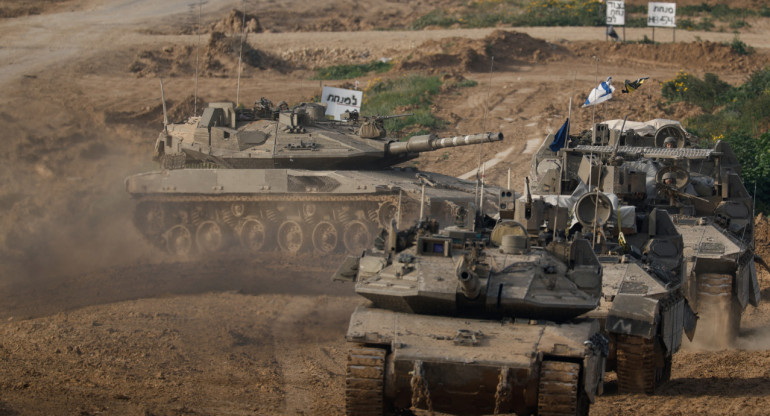 Tanques israelíes en Gaza. Foto: Reuters