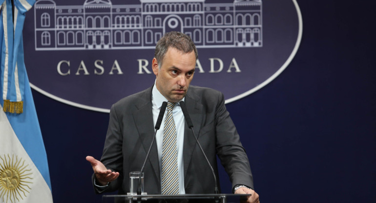 Conferencia de prensa de Manuel Adorni. Foto: NA.