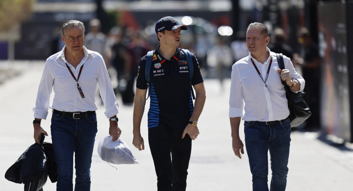 Max Verstappen junto a su padre Jos (derecha). Foto: Reuters.