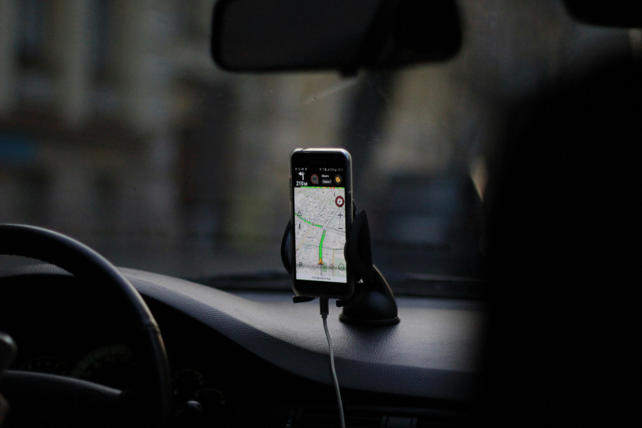 Autos, GPS, Google Maps. Foto: Unsplash