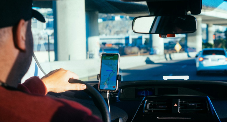 Autos, GPS, Google Maps. Foto: Unsplash