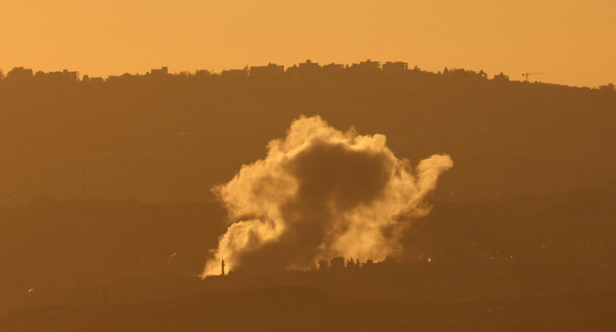 Ataque en la frontera entre El Líbano e Israel. Foto: EFE.