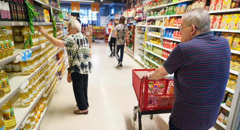 Supermercados, consumo, góndolas. Foto: NA.