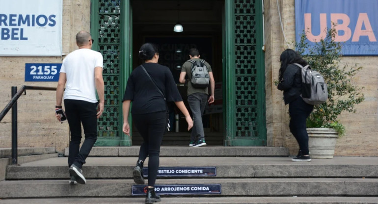 La UBA promueve carreras cortas con salida laboral rápida. Foto: NA