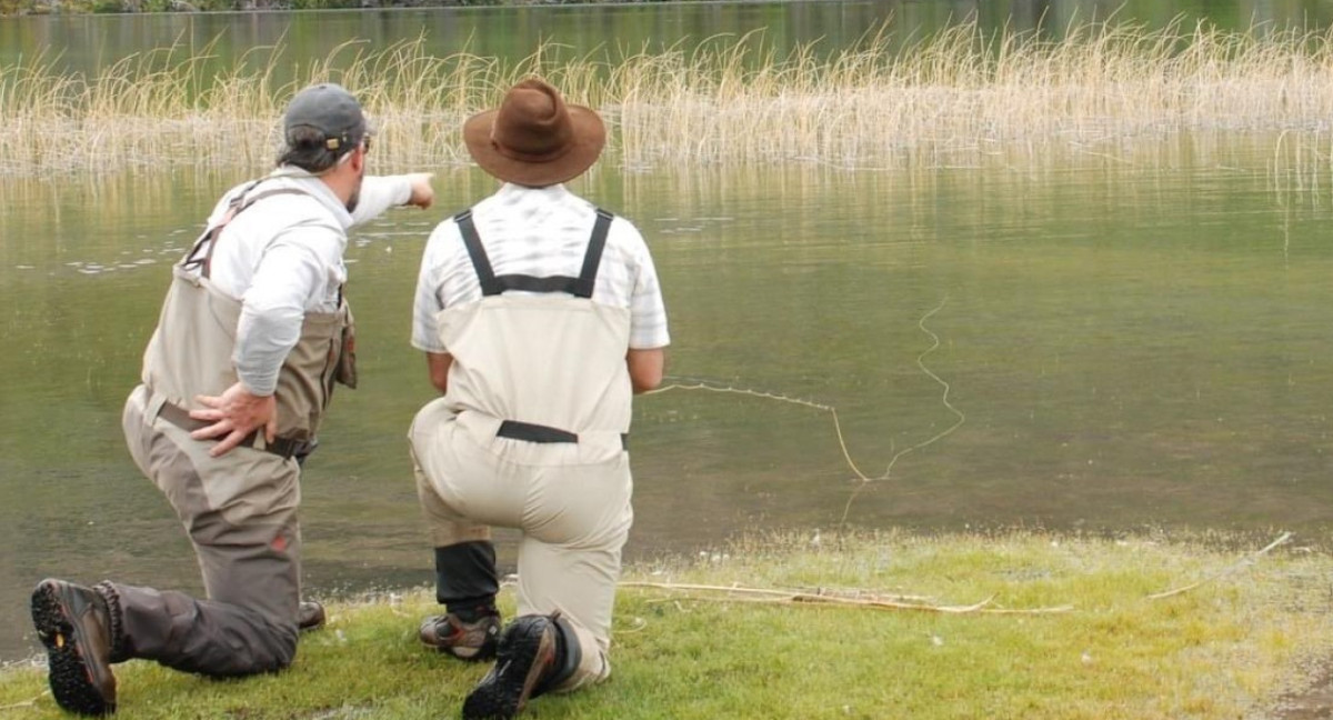 Pesca deportiva en la Laguna Willmanco. Foto: X / @TurismoEsquel.