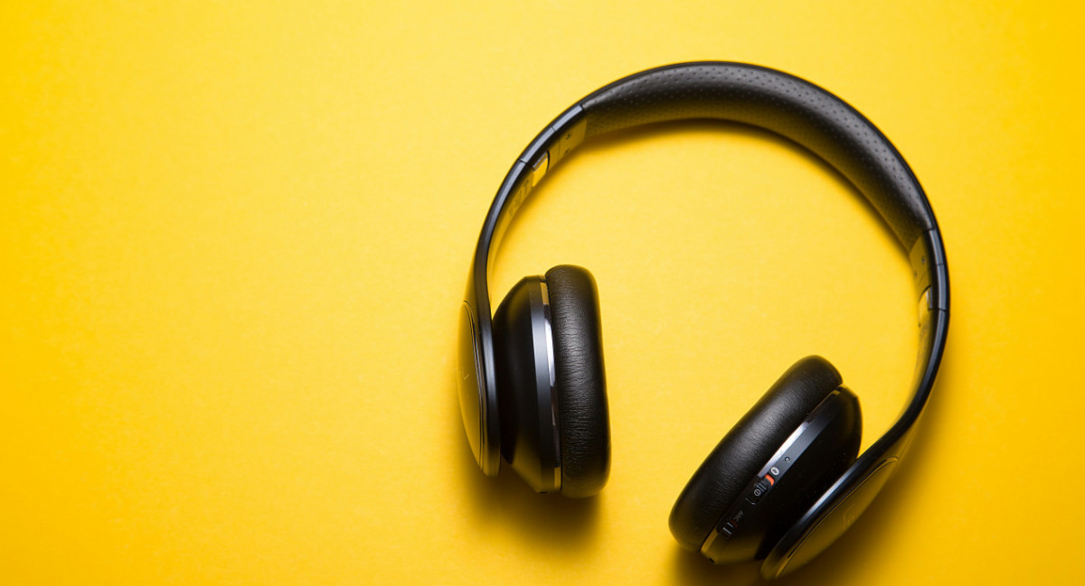 Música, auriculares, canciones. Foto: Unsplash.