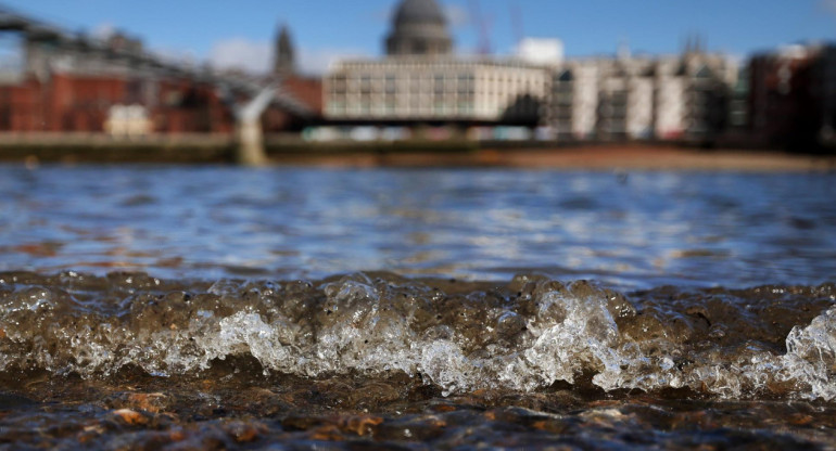 Contaminación en el río Támesis. Foto: EFE