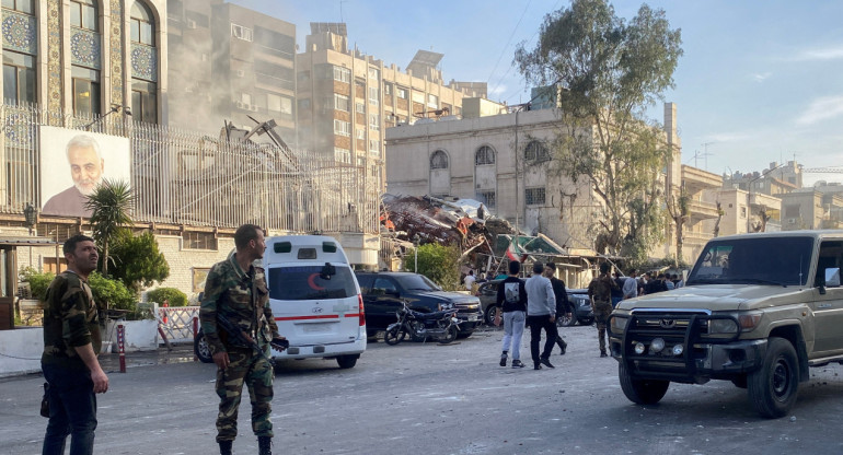 Ataque israelí en consulado iraní en Siria. Foto: Reuters.