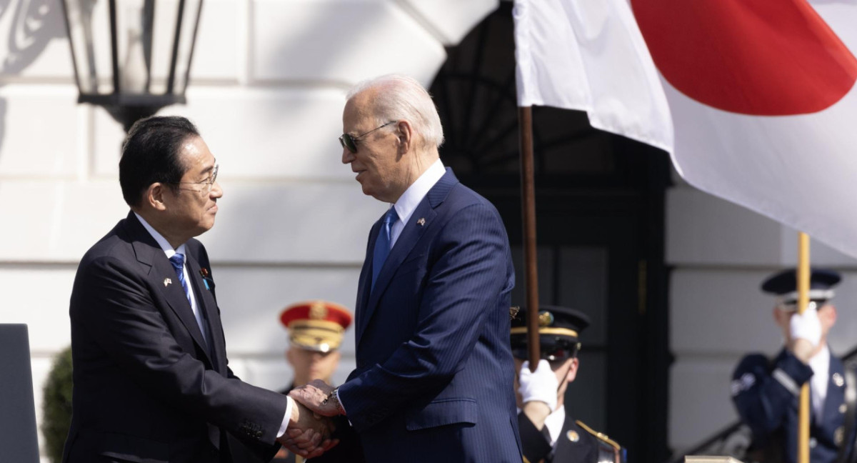 Joe Biden y Fumio Kishida. Foto: EFE.