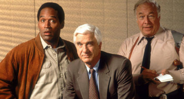 O.J. Simpson en "La pistola desnuda". Foto: X