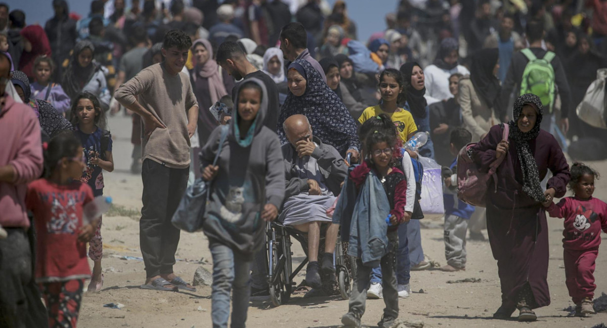 Gazatíes en Rafah. Foto: EFE.